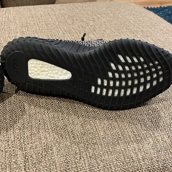 Yeezy Boost 350 Yechei FW5190 Sz 11 - Picture 3 of 12